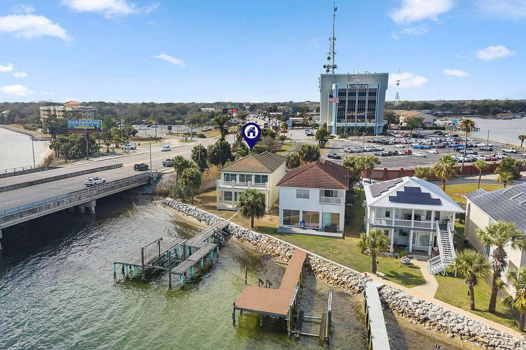 Photo of 901 Lighthouse Road