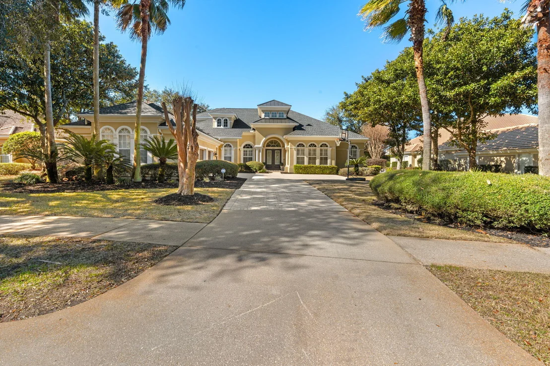 Photo of 4327 Stonebridge Road