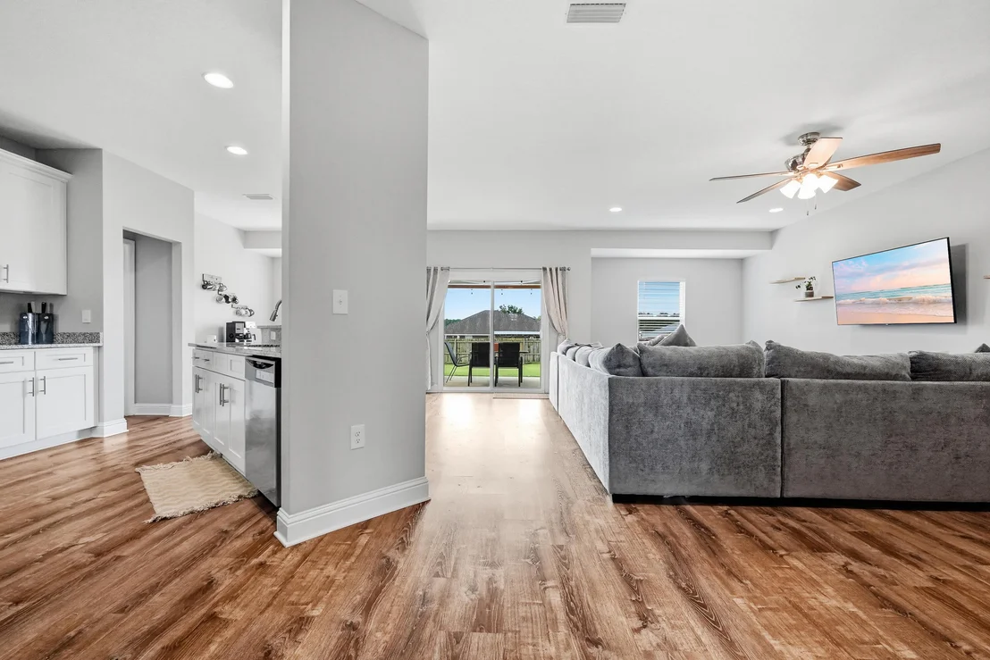 Photo of 5302 Moore Loop