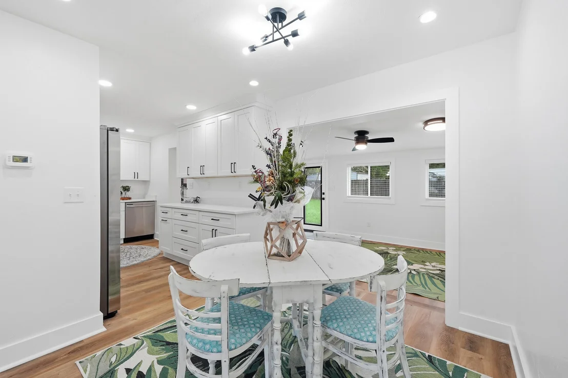 Photo of 640 Cornwall Terrace