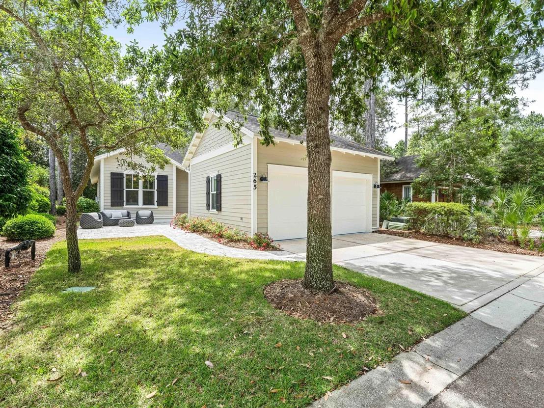 Photo of 265 Artesian Way