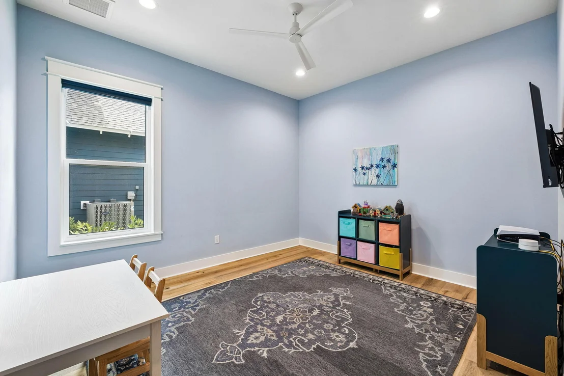 Photo of 123 E Pollard Cove