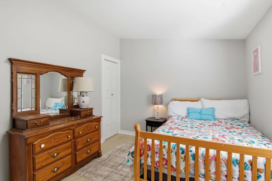 Photo of 6108 Old River Road