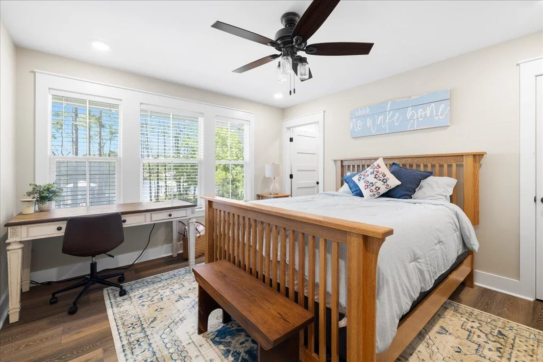 Photo of 103 W Bayou Forest Drive