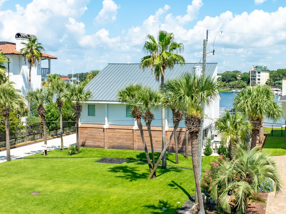 Photo of 611 Lagoon Drive