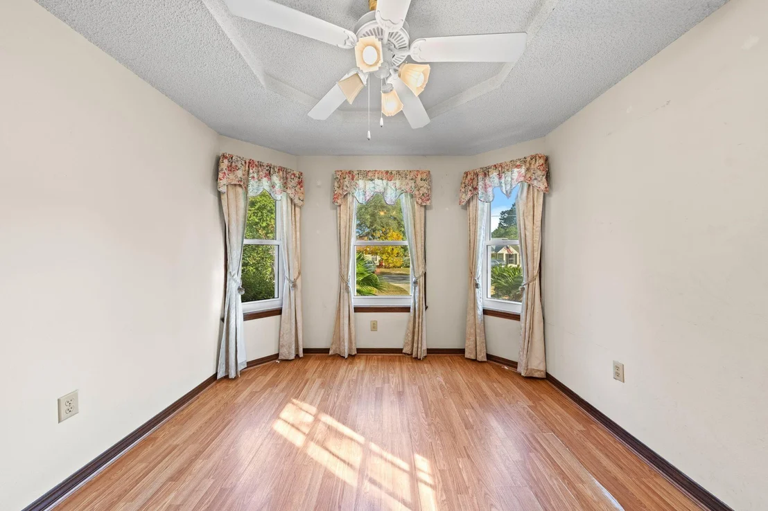 Photo of 144 Oak Terrace Drive