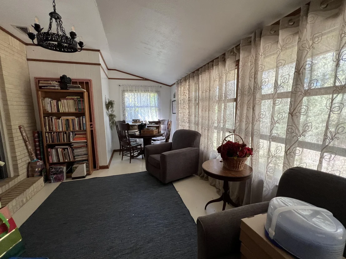 Photo of 3211 Maple Street