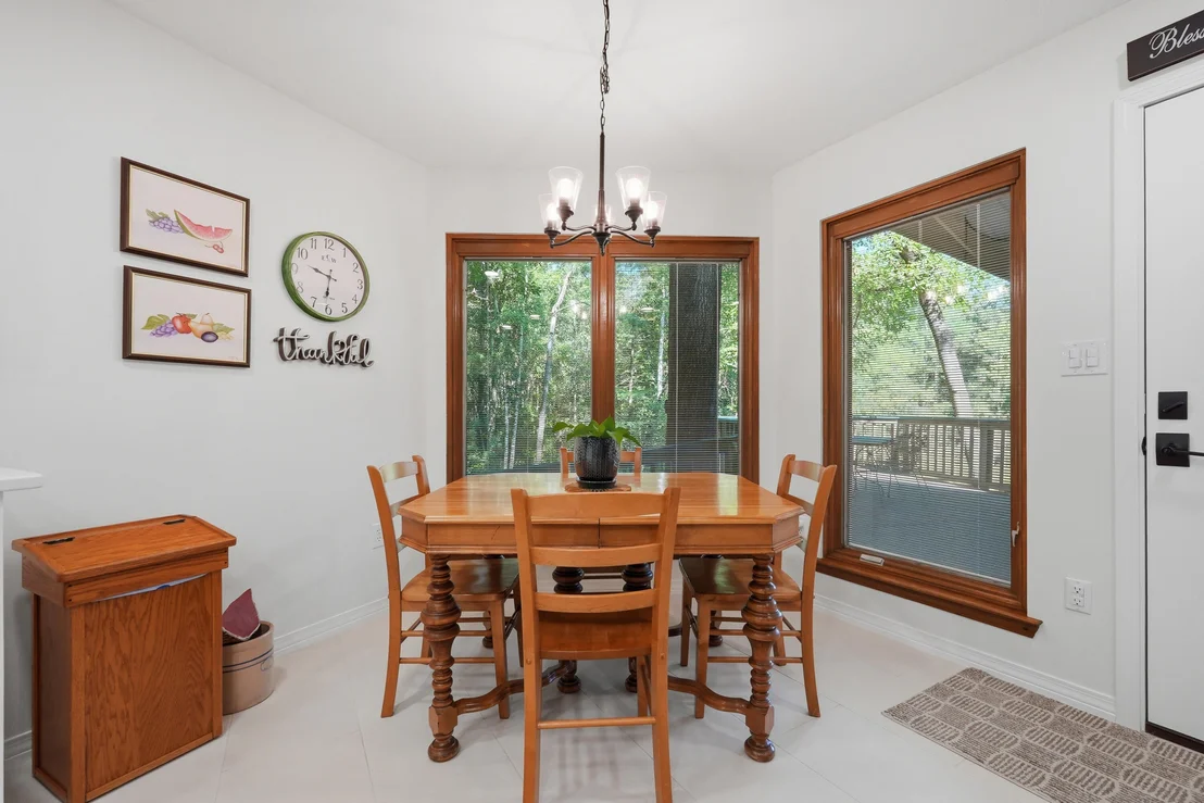 Photo of 5845 White Oak Drive