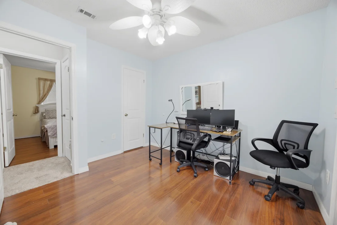 Photo of 220 W Walker Circle