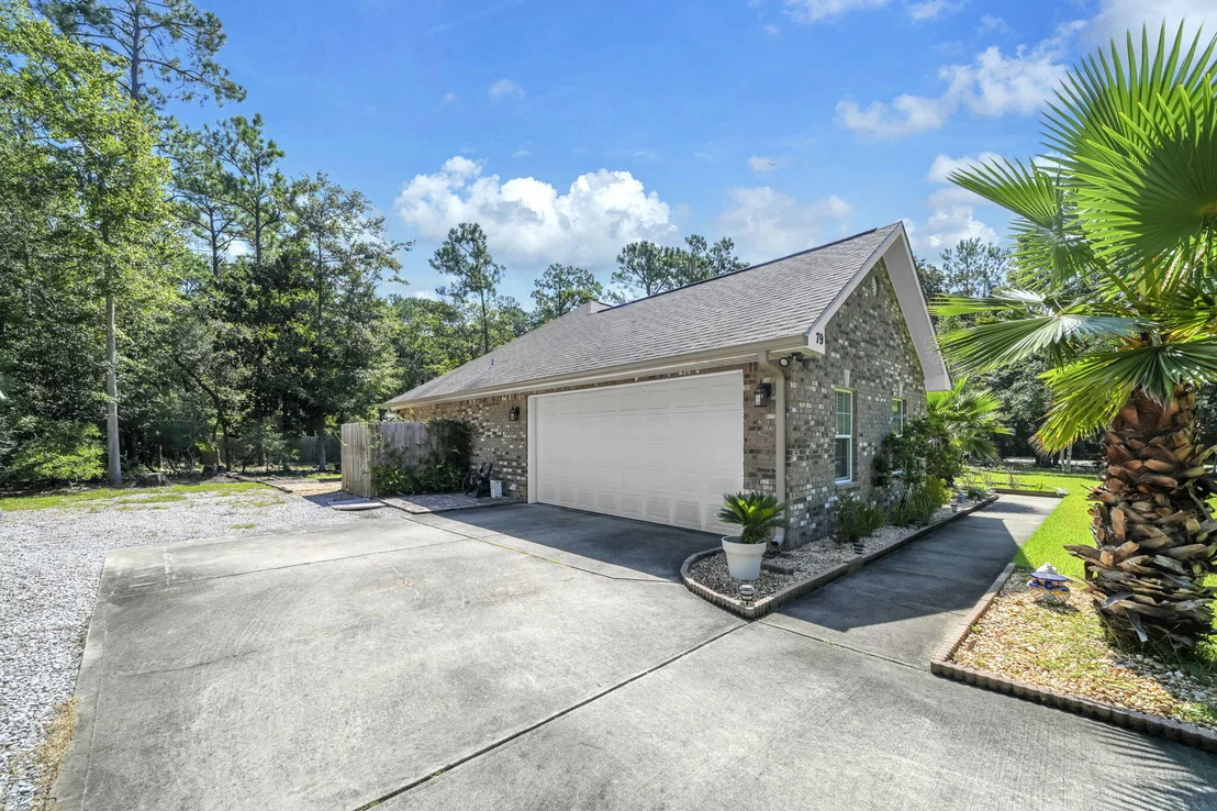 Photo of 79 Shoreline Drive