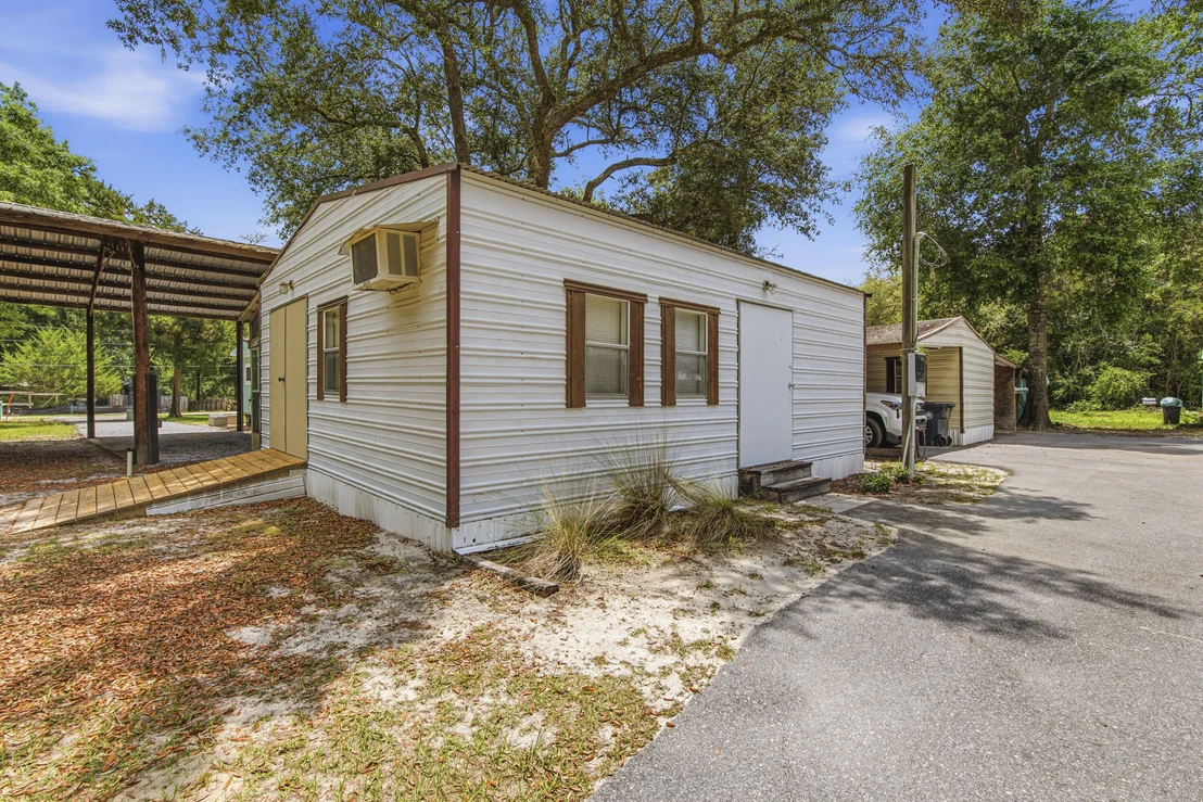 Photo of 685 Mcdaniels Fishcamp Road