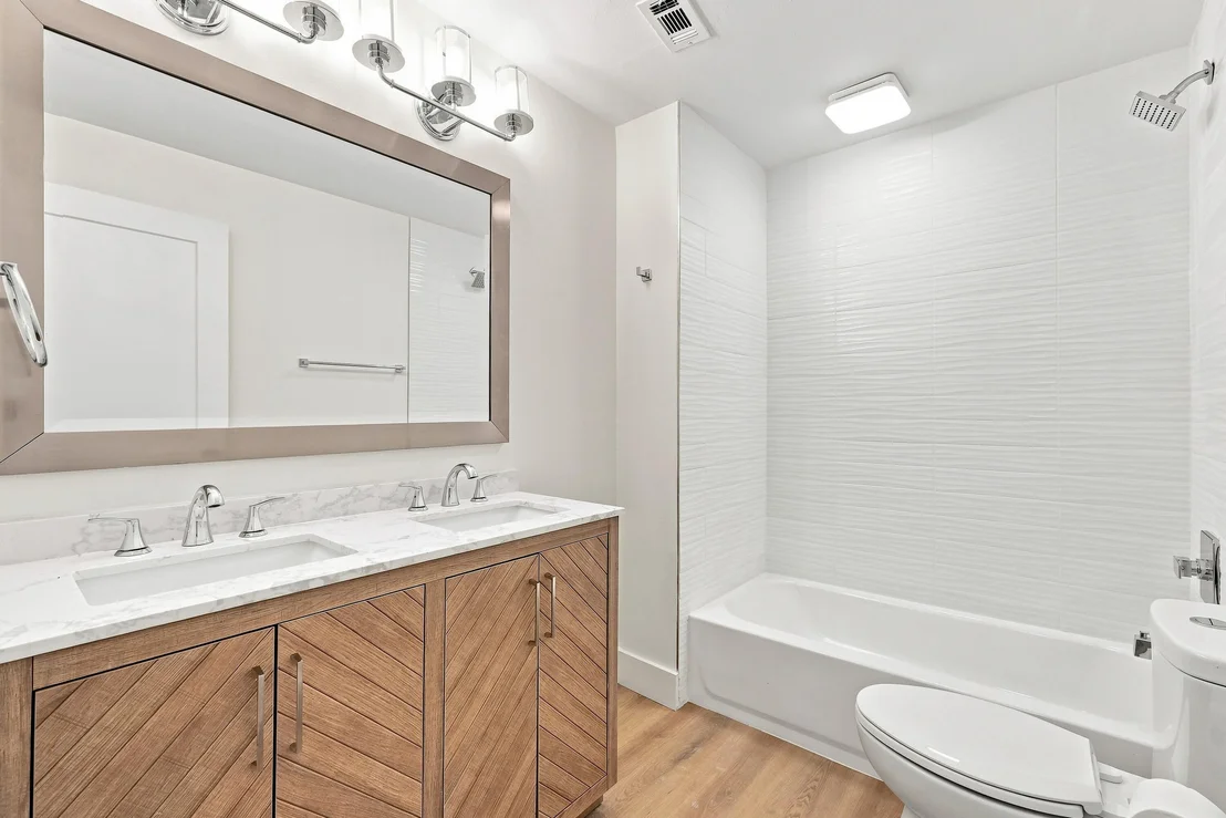 Photo of 1215 S Cedar Avenue