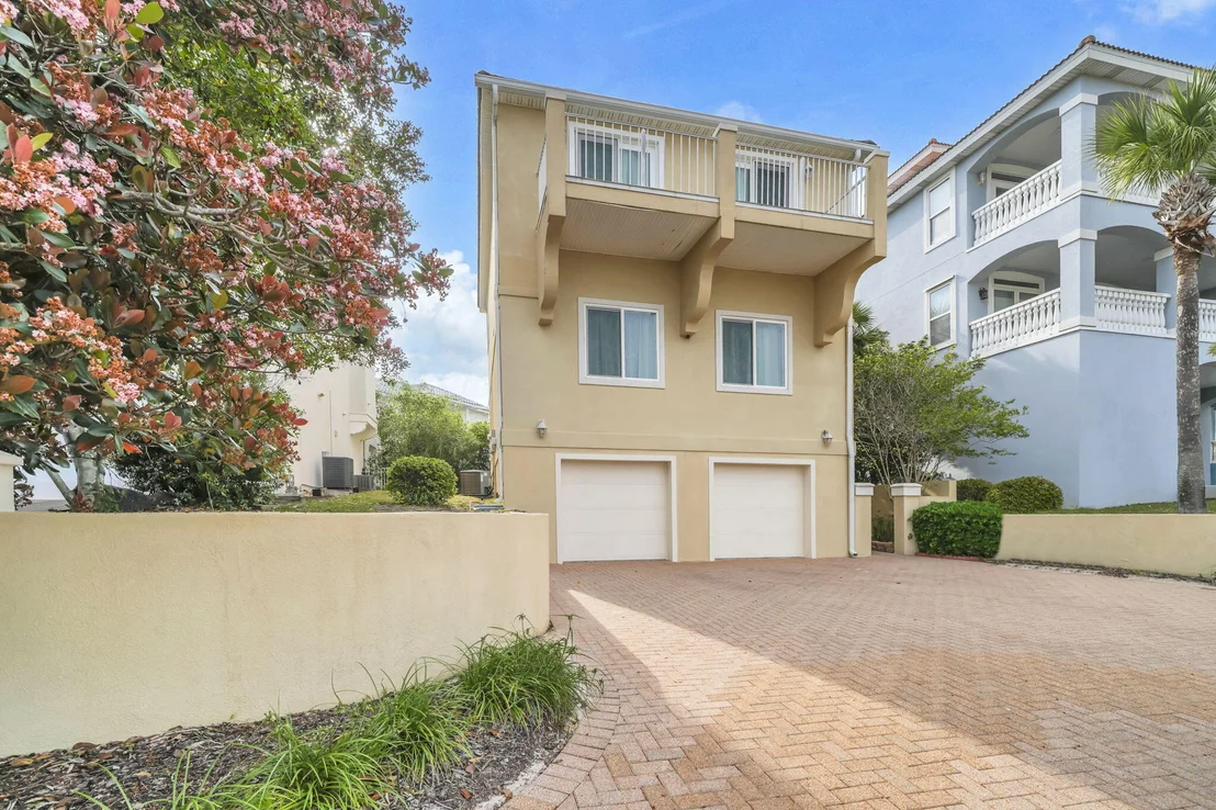 Photo of 54 Terra Cotta Way