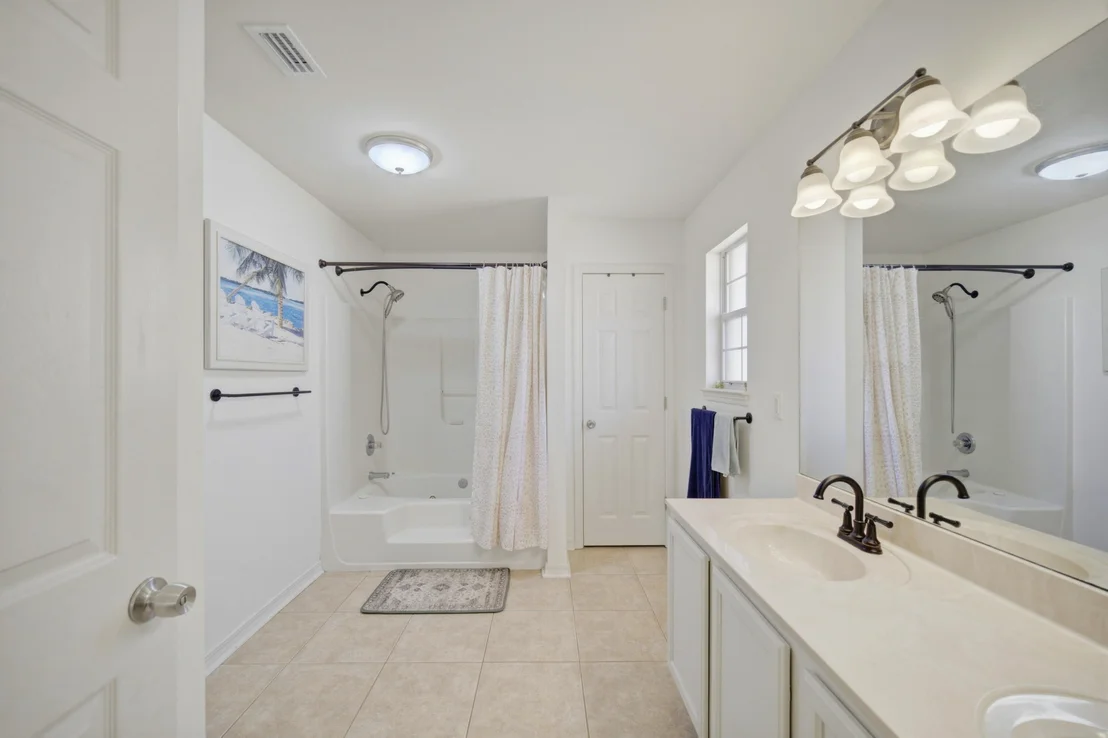 Photo of 346 Louise Circle