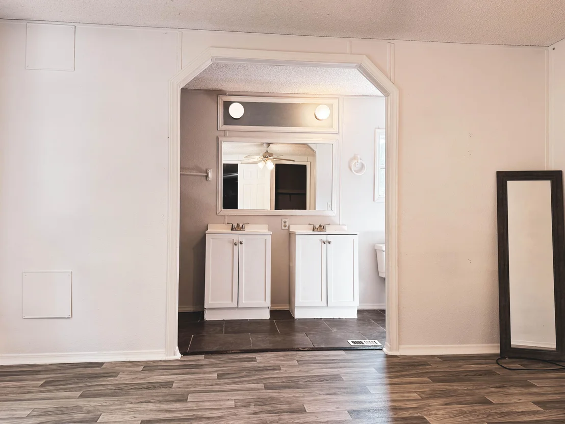Photo of 4253 Third Avenue