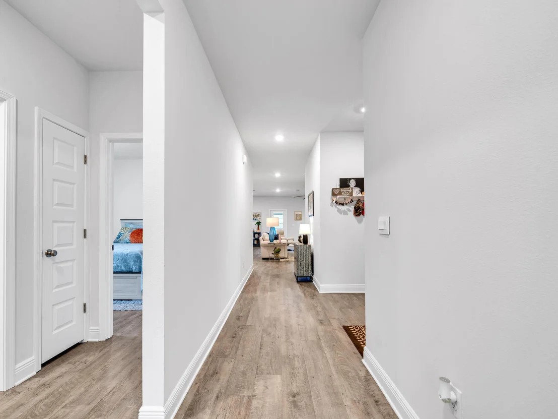 Photo of 131 W Oak Trees Lane