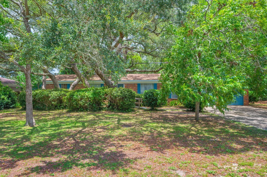 Photo of 17 8th Avenue