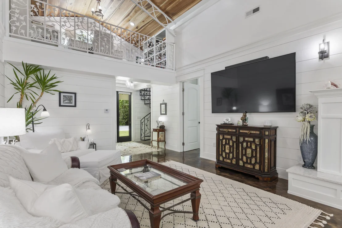 Photo of 46 Greenleaf Drive
