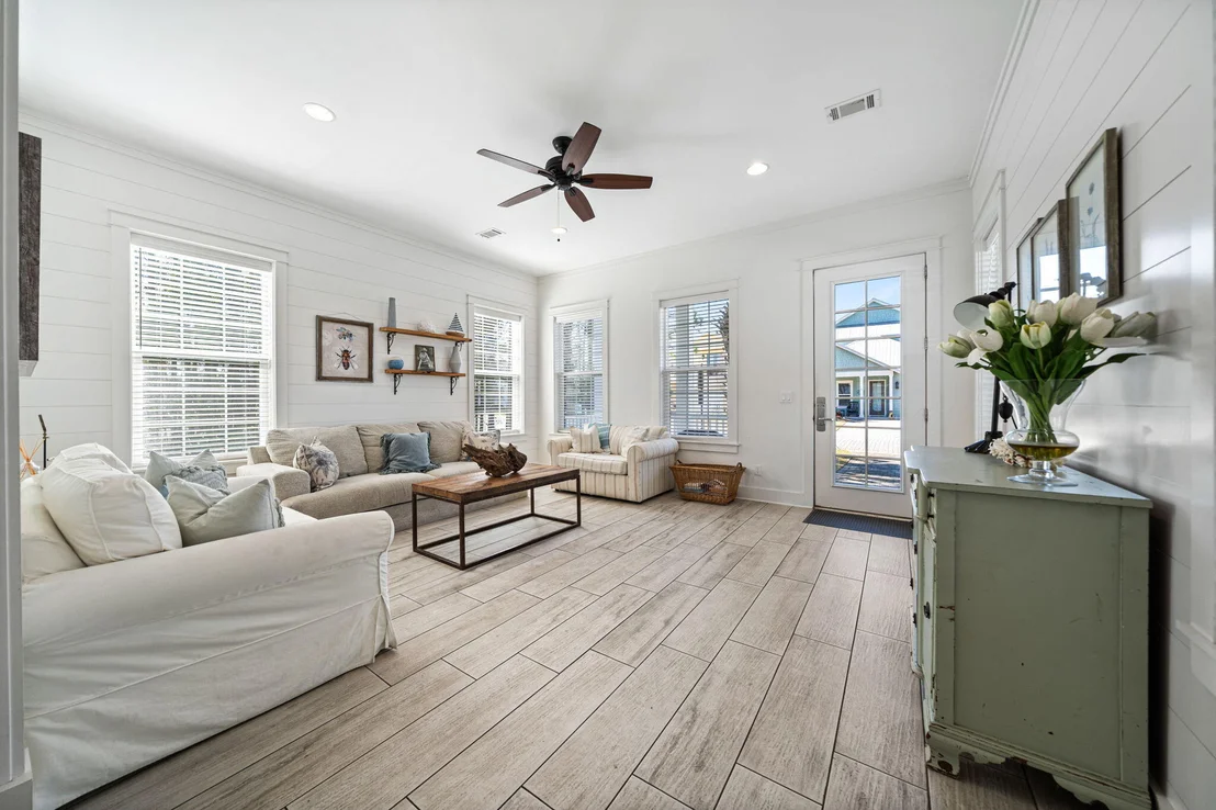 Photo of 18 Lakeland Drive