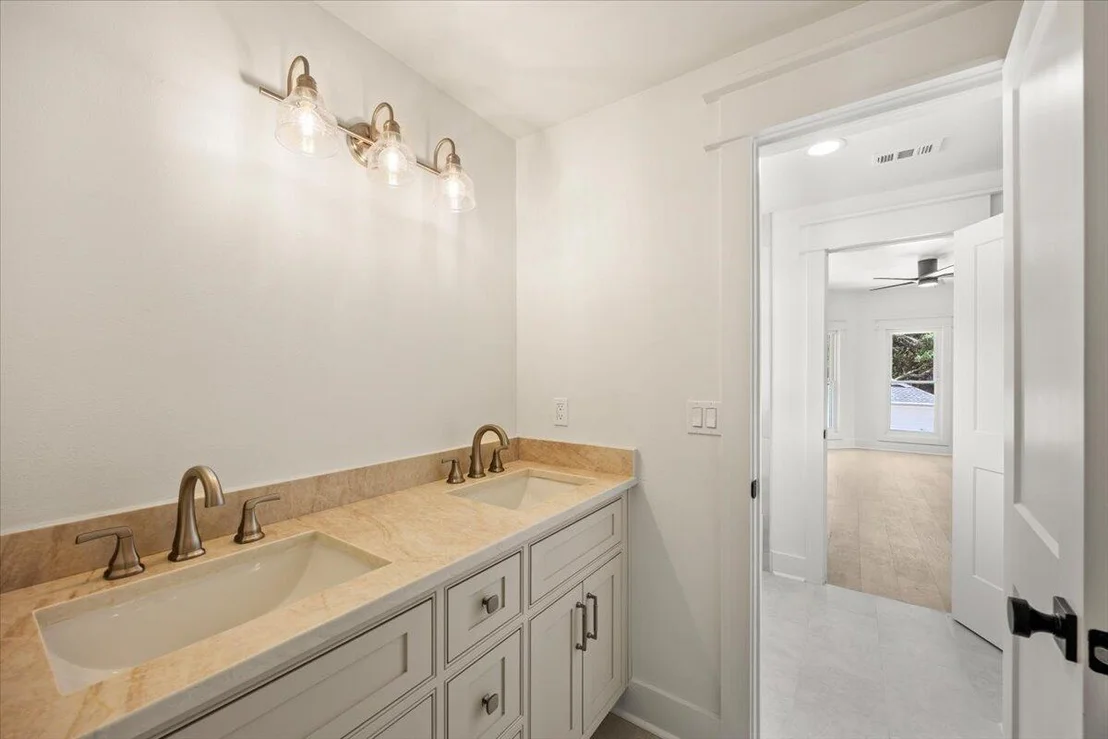 Photo of 609 Calhoun Avenue