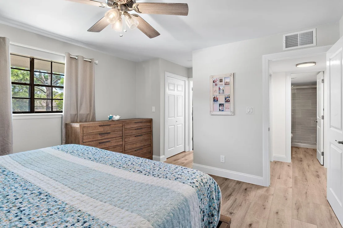 Photo of Unit UNIT33D at 373 Sunset Bay
