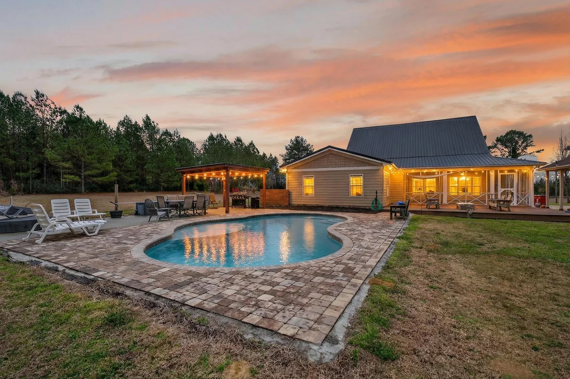 Photo of 7935 Peacock Road