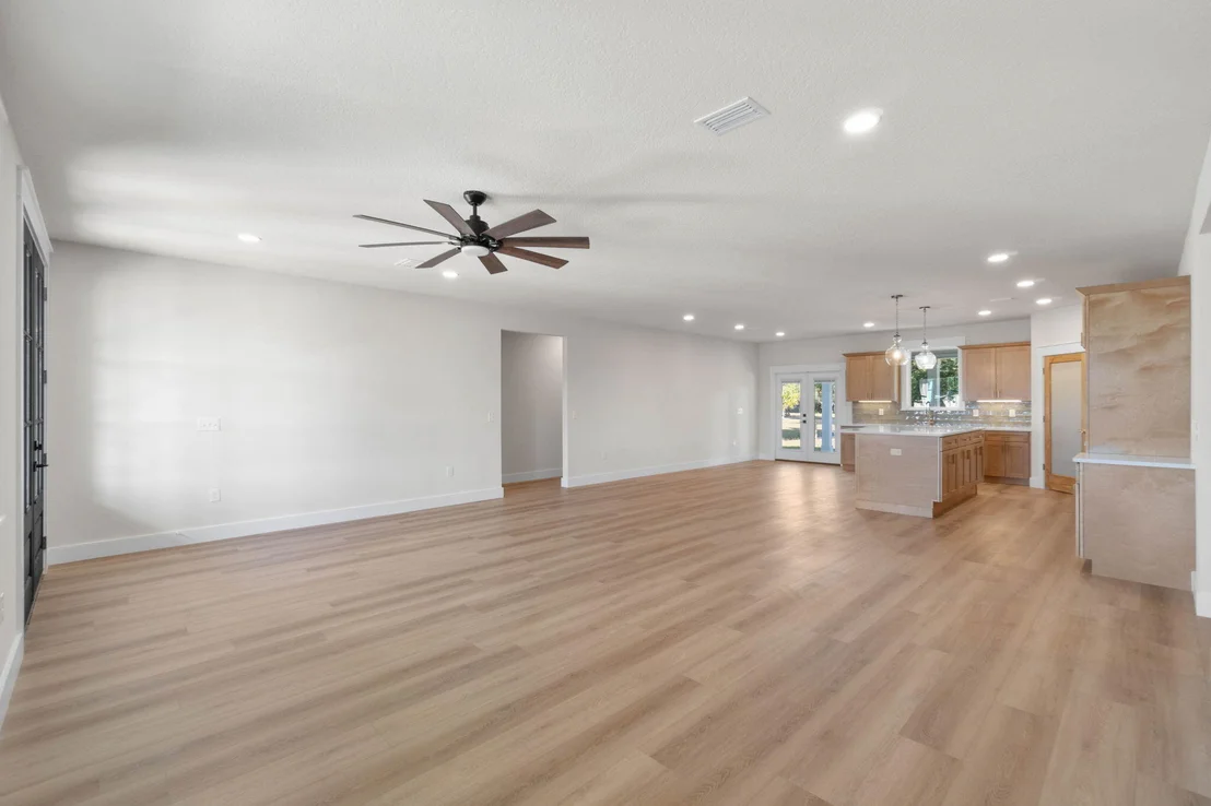 Photo of 1370 Central Parkway