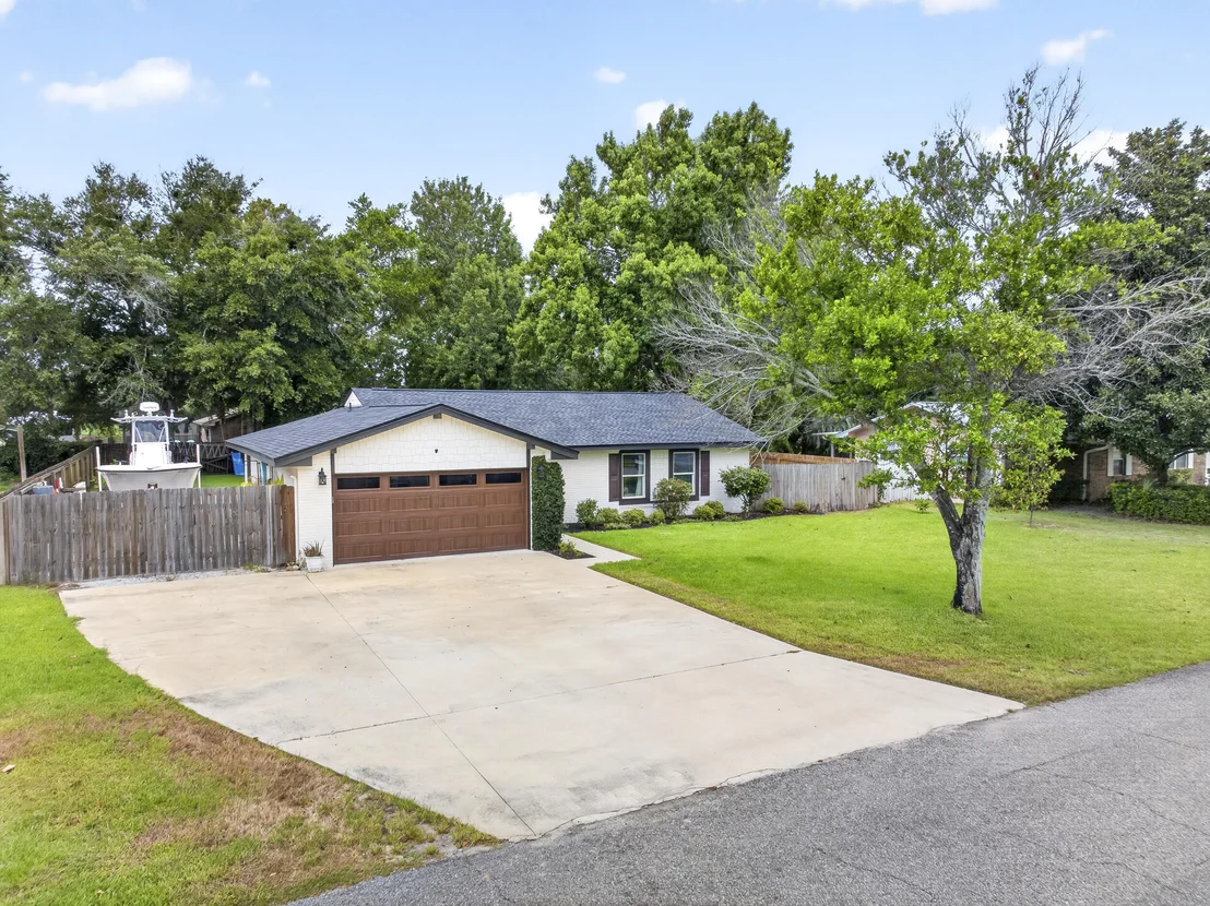Photo of 403 Spring Lane