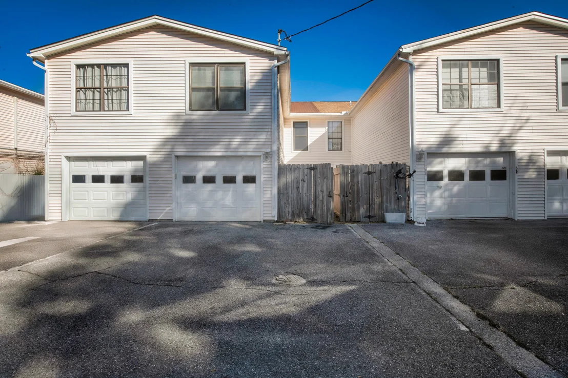 Photo of 106 4th Avenue