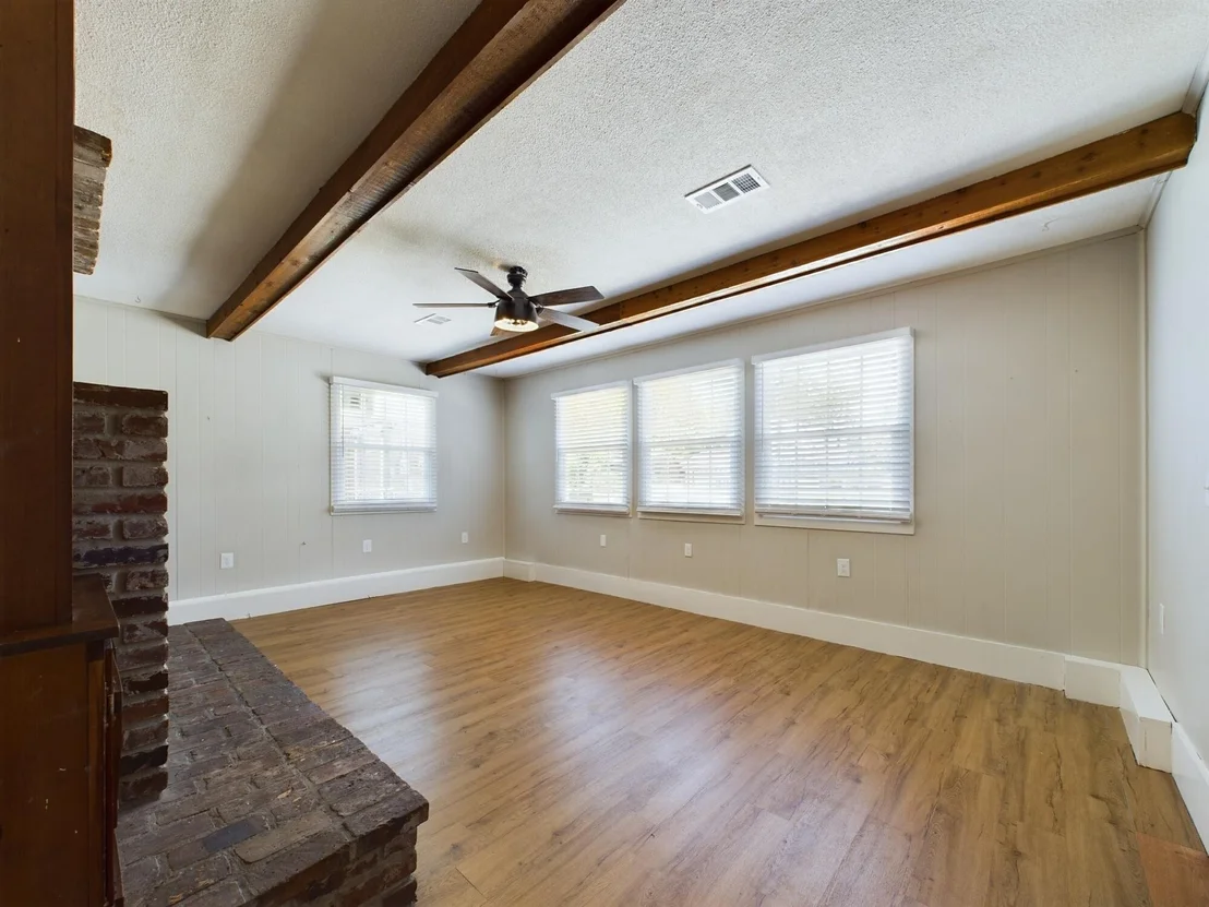 Photo of 1011 Julia Avenue