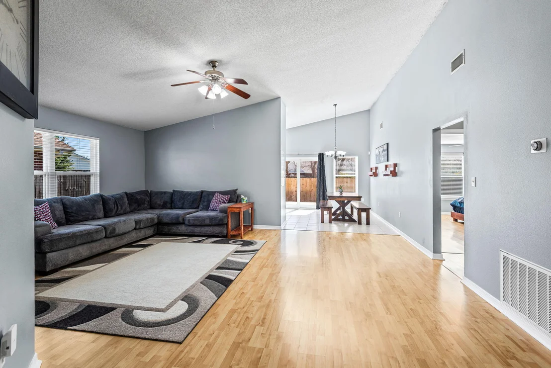 Photo of 560 Rough Leaf Lane
