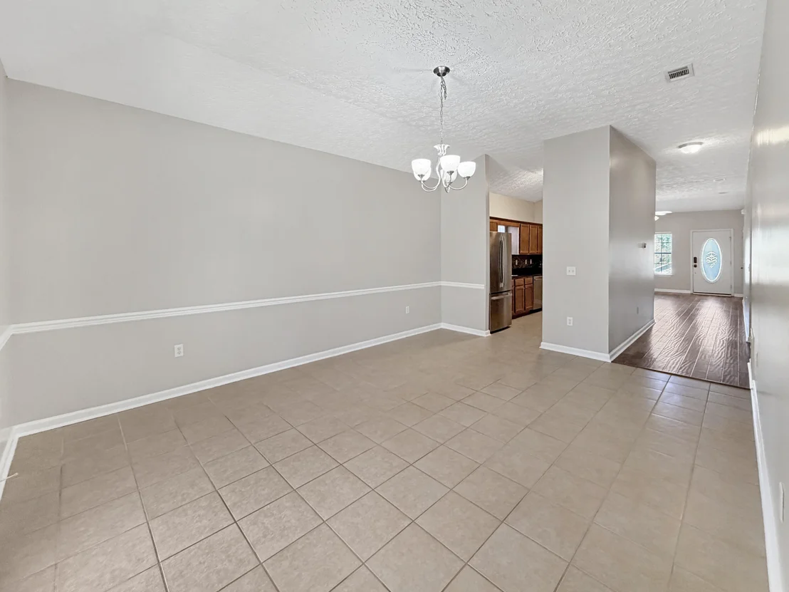 Photo of 2490 S Lakeview Drive