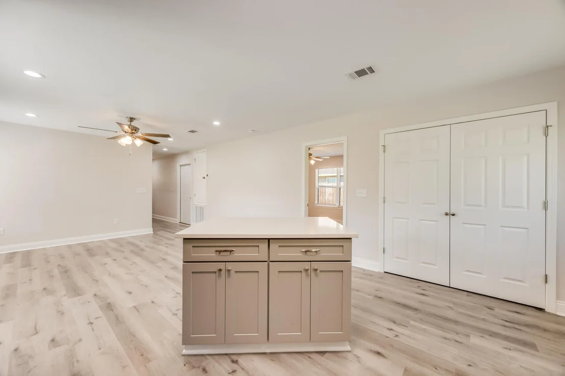 Photo of 3871 Second Avenue
