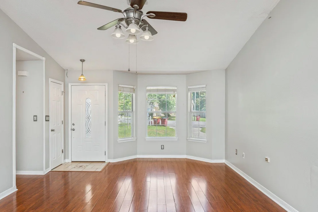 Photo of 10 Flora Cove