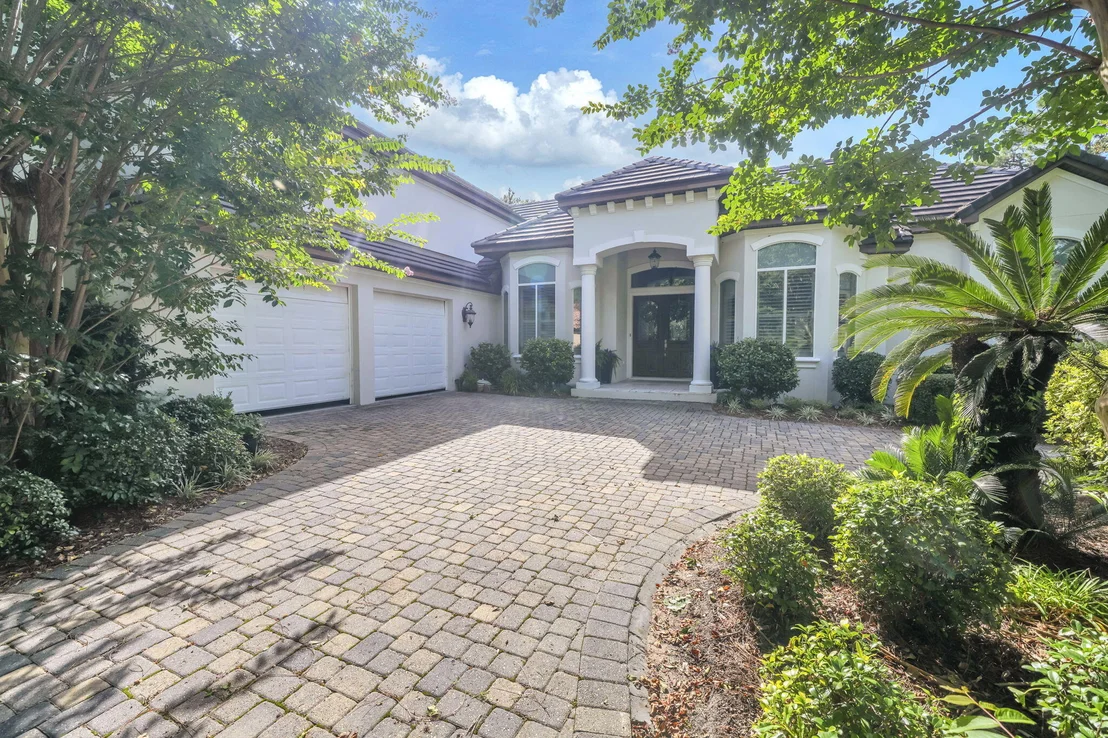 Photo of 4470 Stonebridge Road