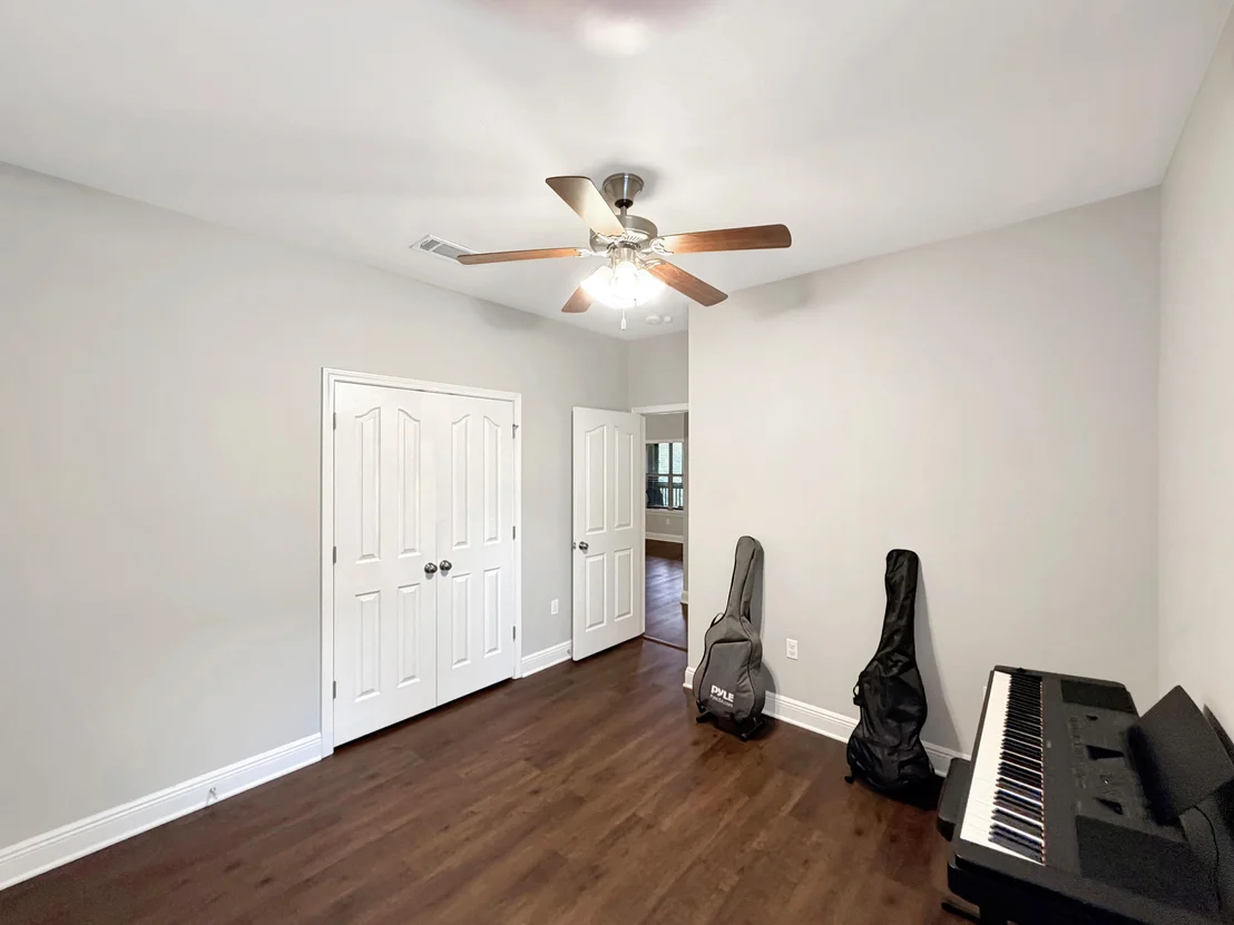 Photo of 616 Red Fern Road