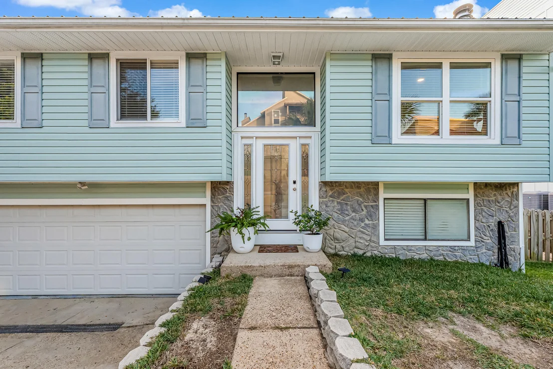 Photo of 328 Summit Drive