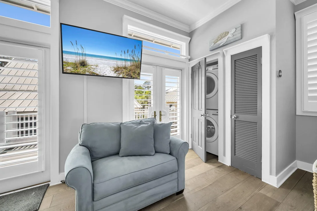 Photo of 100 Parkshore Drive