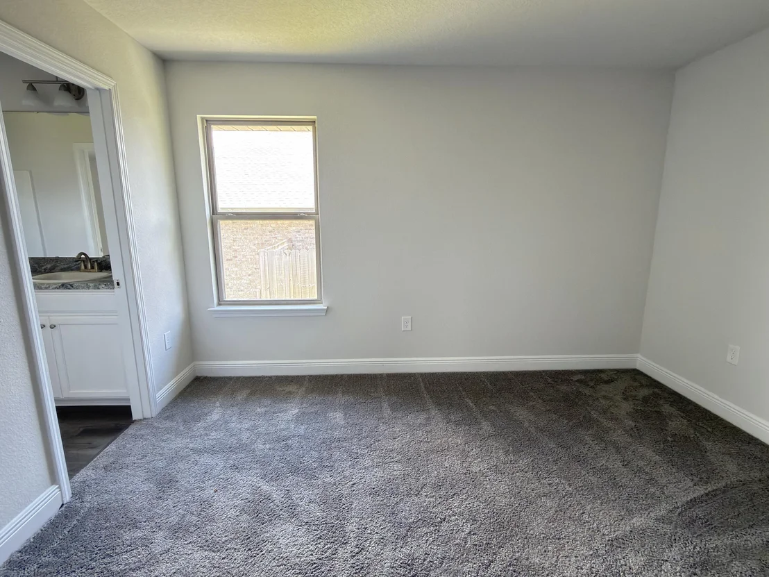 Photo of 2112 Queen Street