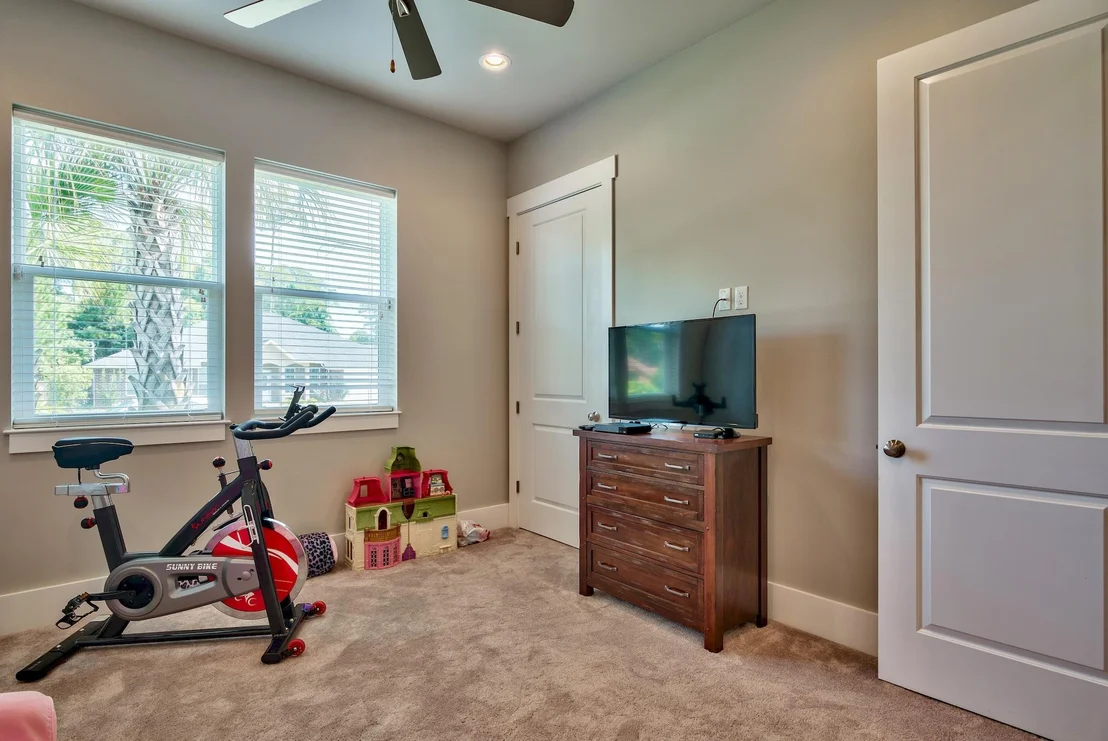 Photo of 989 Forest Shore Drive