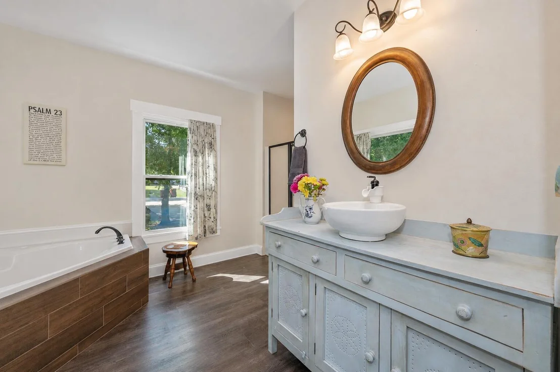 Photo of 1827 Waterway Drive