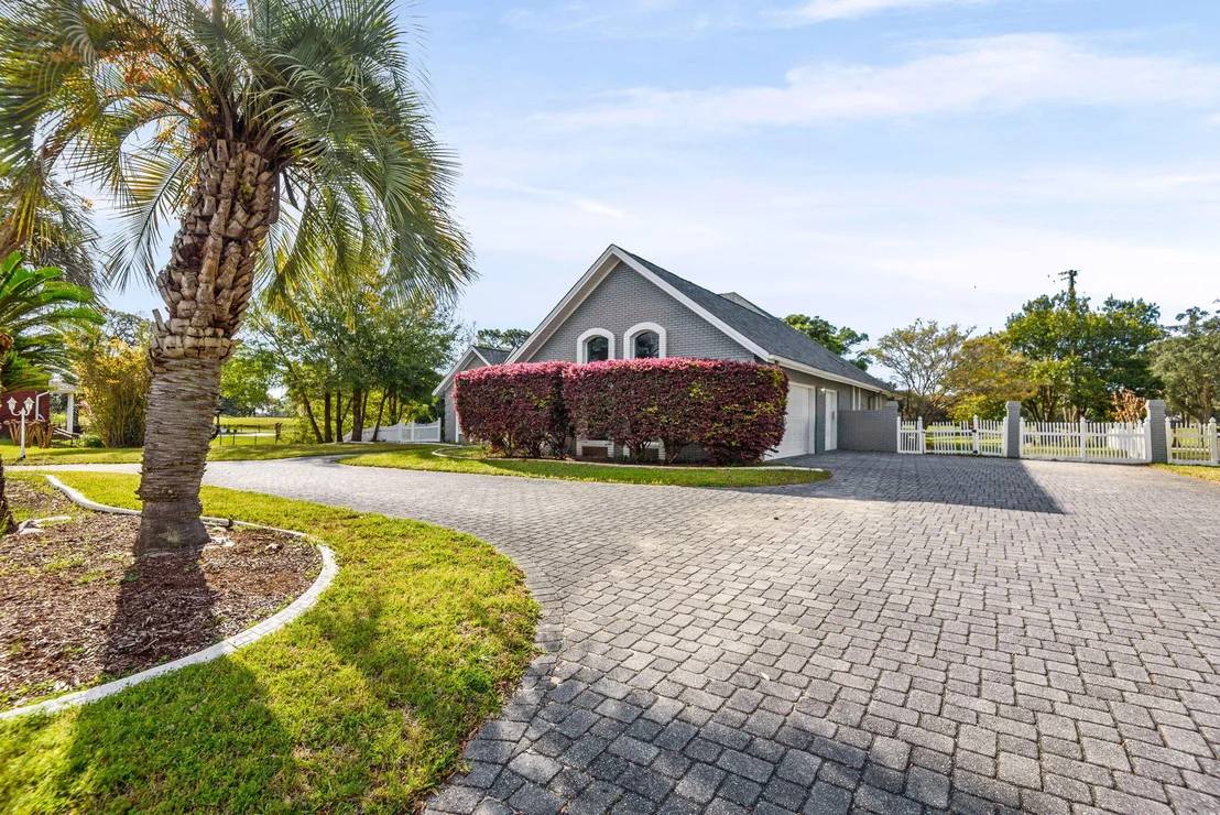 Photo of 83 Lake Lorraine Circle