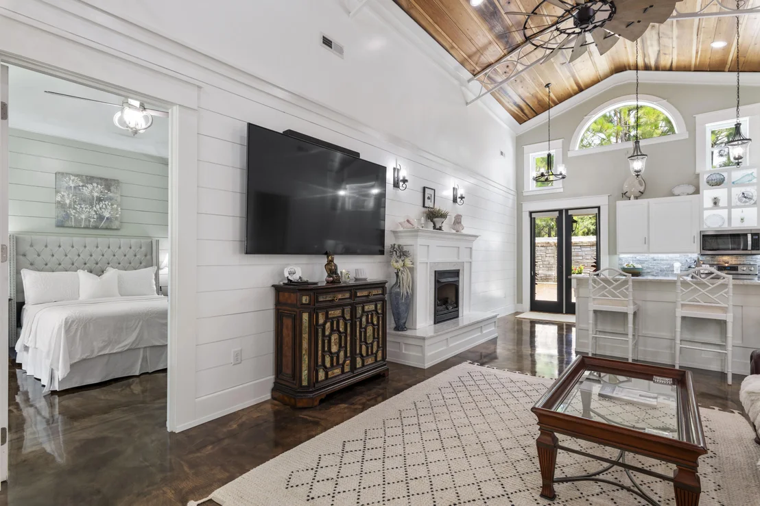 Photo of 46 Greenleaf Drive