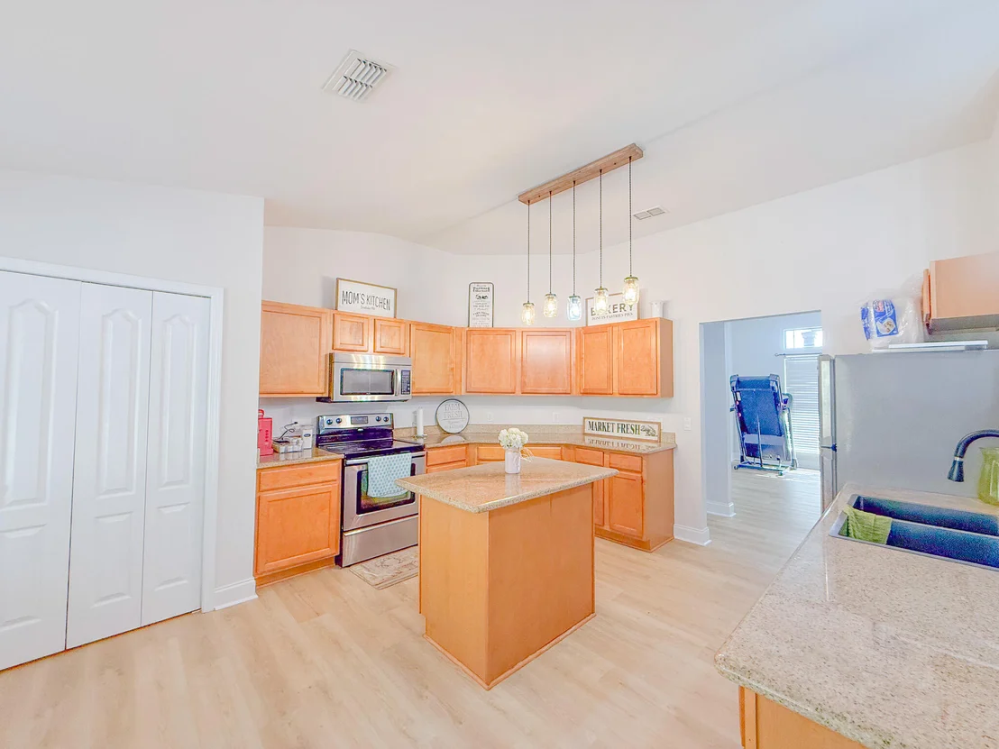 Photo of 6214 Flash Lane