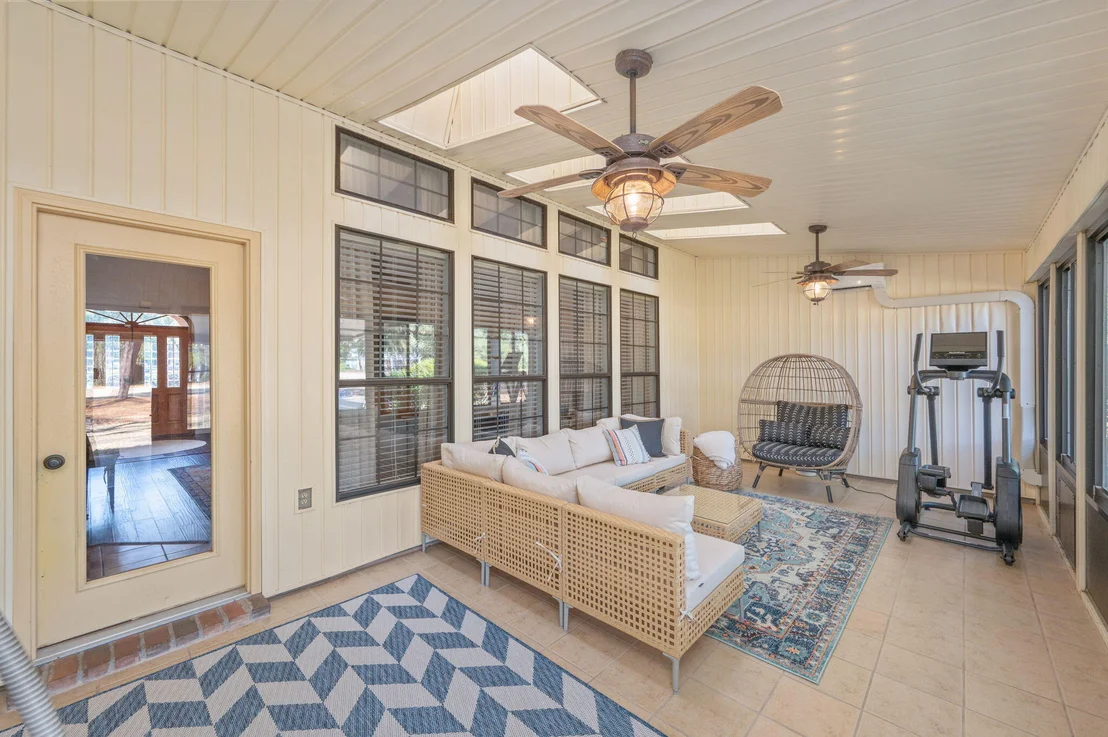 Photo of 1395 Windward Lane
