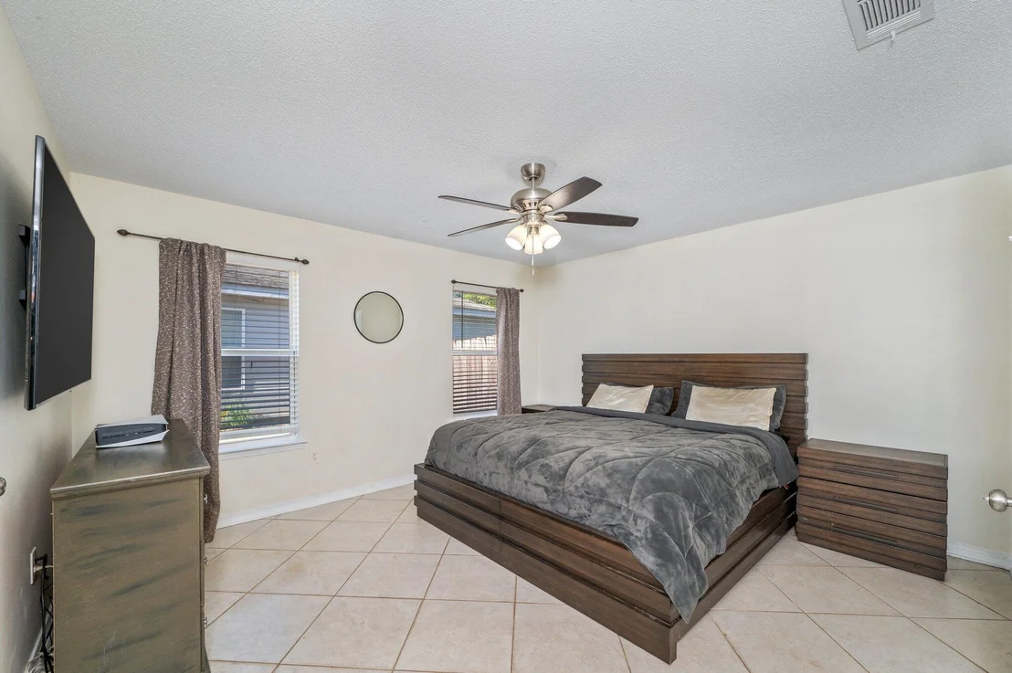 Photo of 5134 S Lake Drive