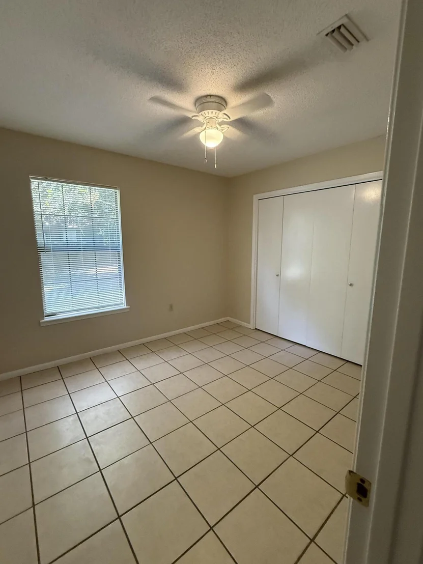Photo of 2910 Crescent Avenue