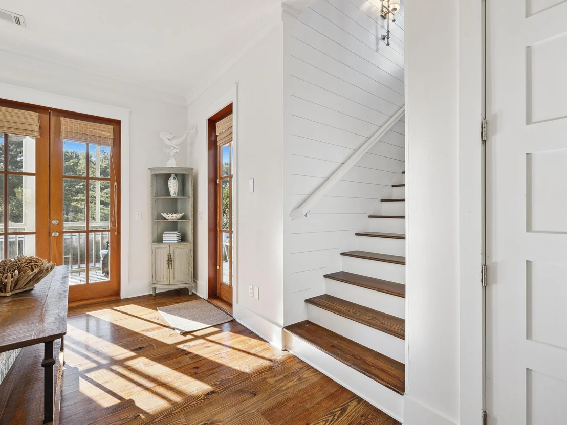 Photo of 384 Red Cedar Way