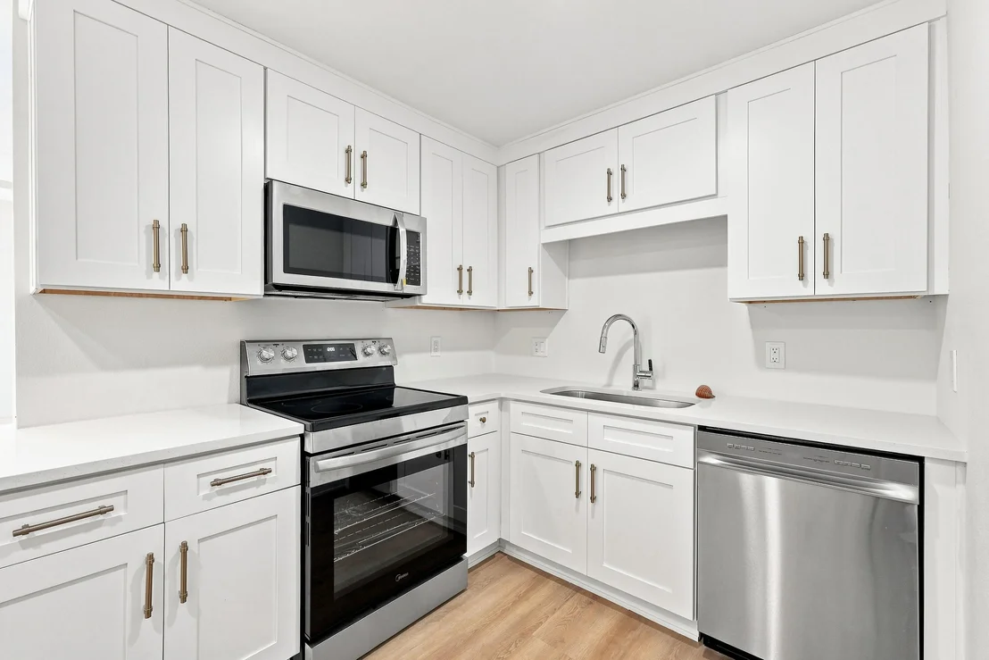 Photo of 1215 S Cedar Avenue