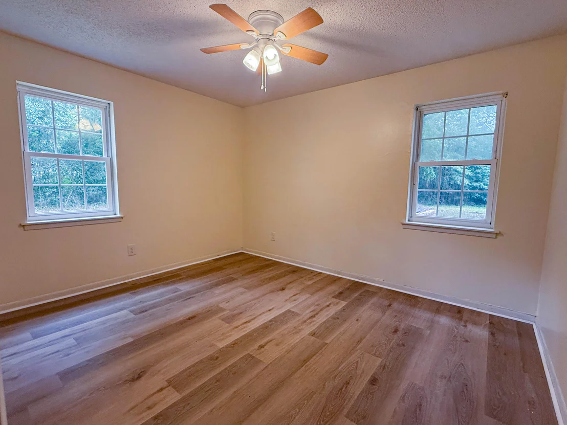 Photo of 5703 Old River Road